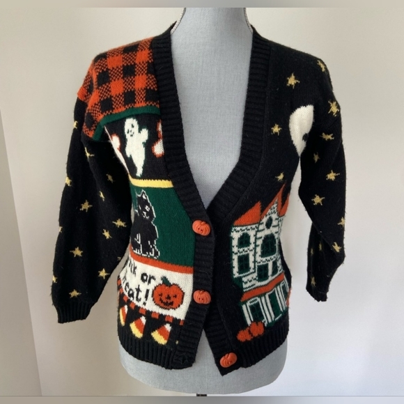 ISO I'm looking for this exact cardigan in small or medium - Picture 2 of 5